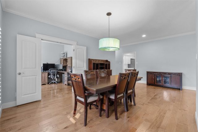 816 Sherwood Forest Drive, Dickinson, TX 77539