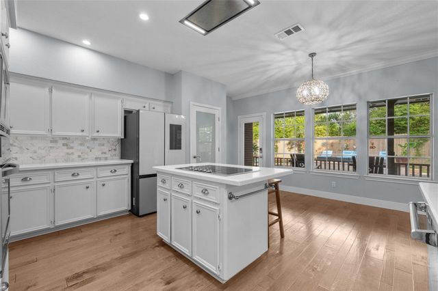 816 Sherwood Forest Drive, Dickinson, TX 77539