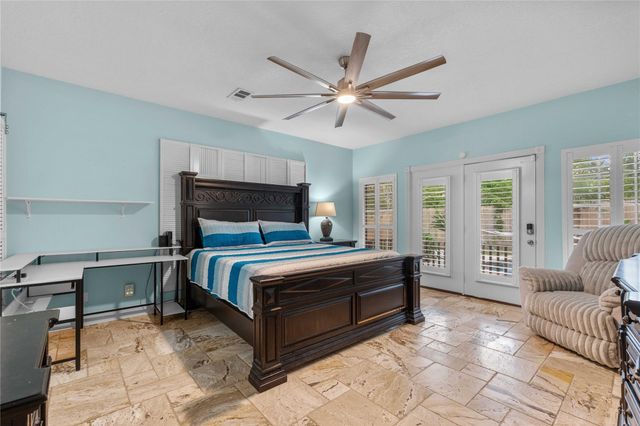 816 Sherwood Forest Drive, Dickinson, TX 77539