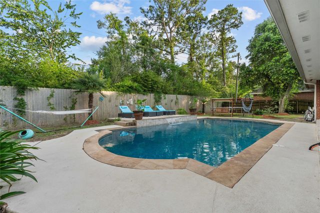 816 Sherwood Forest Drive, Dickinson, TX 77539