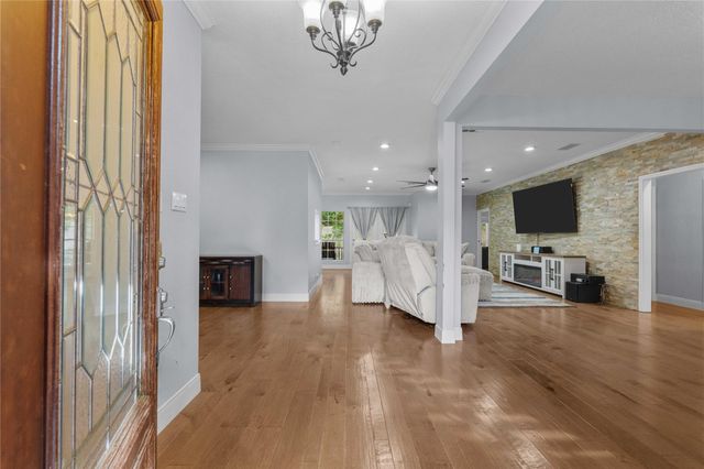816 Sherwood Forest Drive, Dickinson, TX 77539
