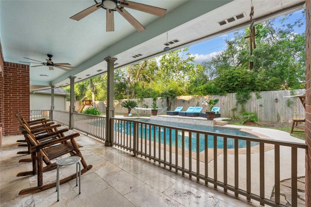 816 Sherwood Forest Drive, Dickinson, TX 77539