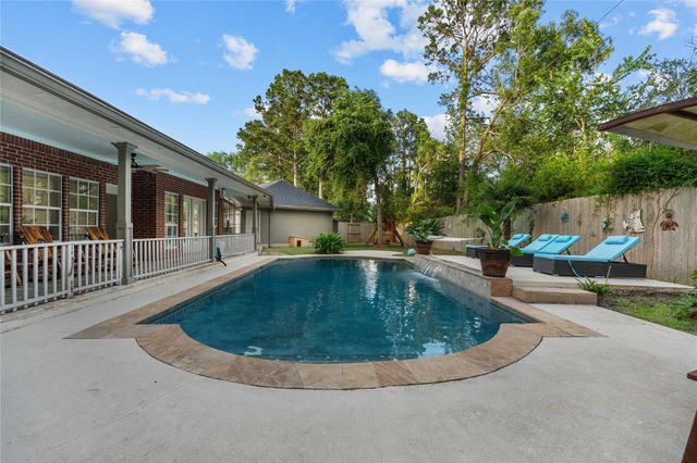 816 Sherwood Forest Drive, Dickinson, TX 77539