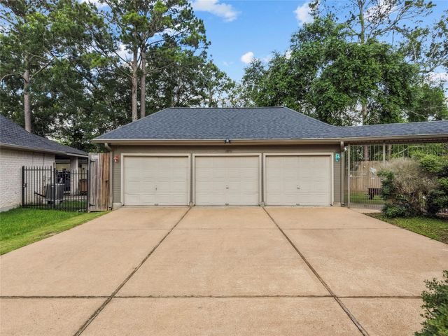 816 Sherwood Forest Drive, Dickinson, TX 77539
