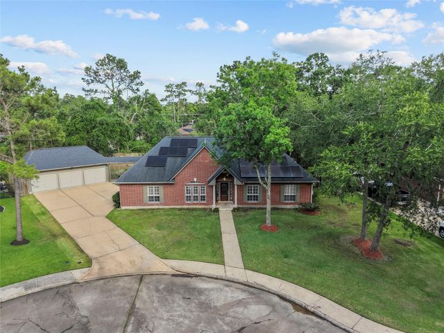 816 Sherwood Forest Drive, Dickinson, TX 77539
