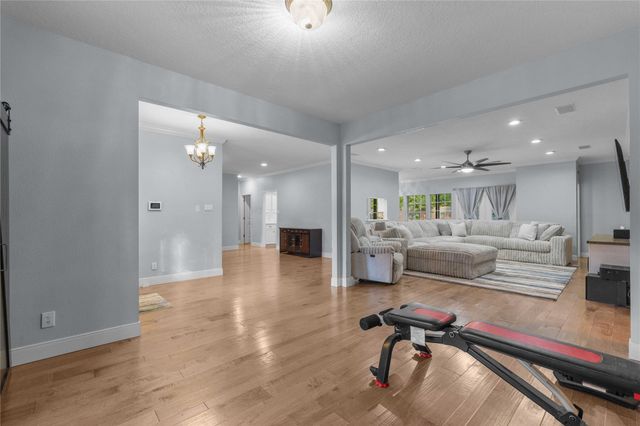 816 Sherwood Forest Drive, Dickinson, TX 77539