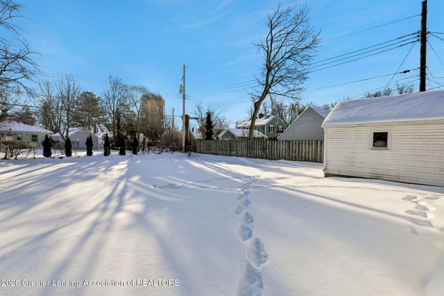 610 Kedzie Street, East Lansing, MI 48823