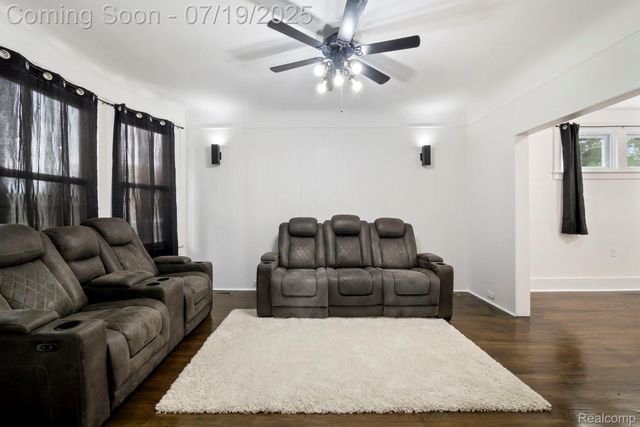 24342 Scott Street, Dearborn, MI 48124