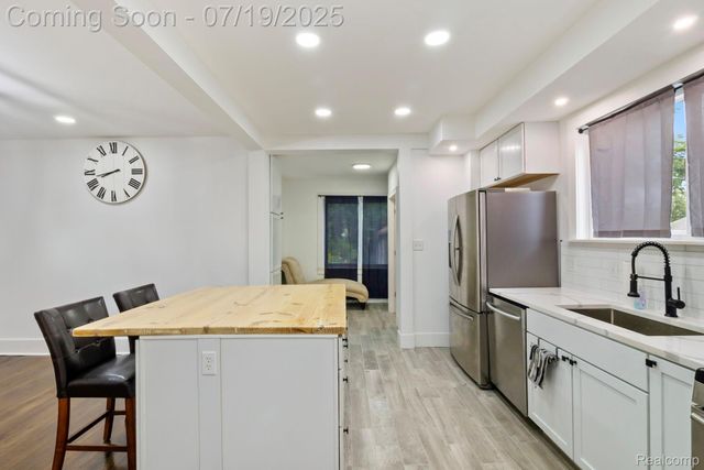 24342 Scott Street, Dearborn, MI 48124