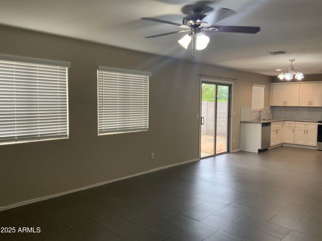 30546 N HONEYSUCKLE Drive, San Tan Valley, AZ 85143