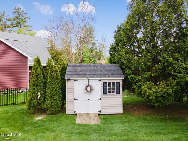 2 Knox Lane, Glens Falls, NY 12801