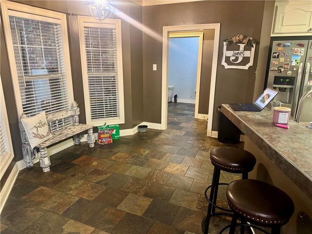 8 CEDAR CREST Drive, Pineville, LA 71360