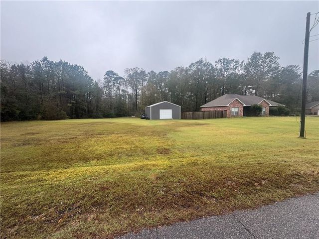 8 CEDAR CREST Drive, Pineville, LA 71360