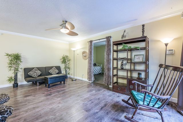 30 Crossings Circle B, Boynton Beach, FL 33435