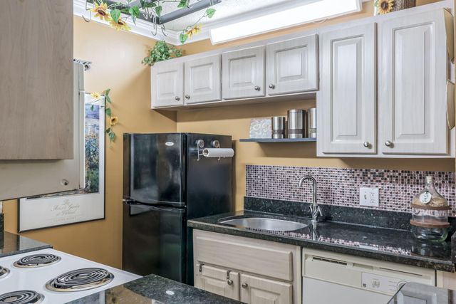 30 Crossings Circle B, Boynton Beach, FL 33435