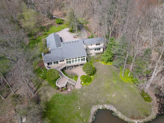 2050 Steketee Woods Lane Se, Cascade Twp, MI 49546