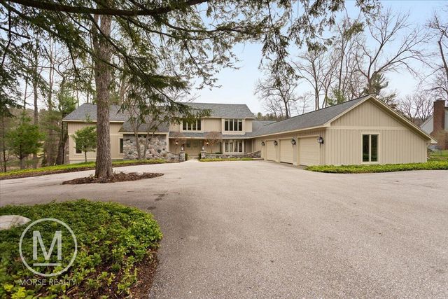 2050 Steketee Woods Lane Se, Cascade Twp, MI 49546