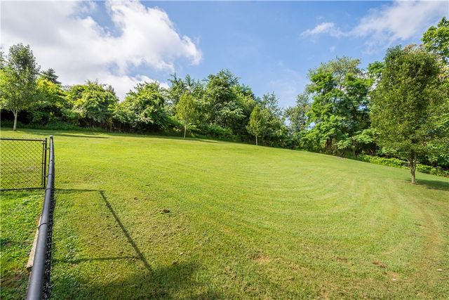5551 CLAYTONA DRIVE, Bethel Park, PA 15102