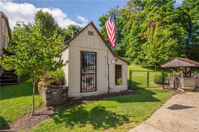 5551 CLAYTONA DRIVE, Bethel Park, PA 15102