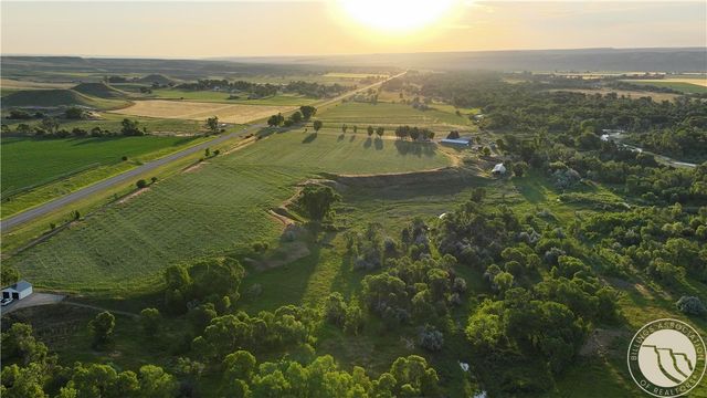 9786 US Highway 212, Joliet, MT 59041