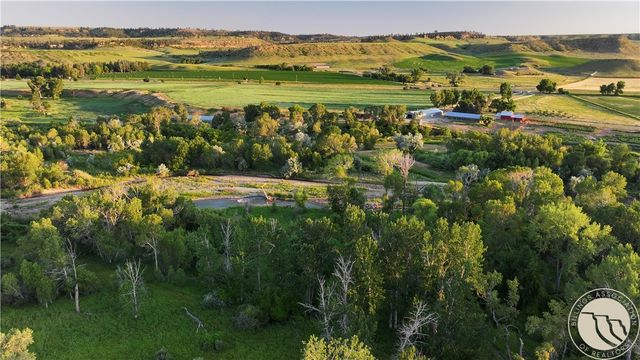 9786 US Highway 212, Joliet, MT 59041