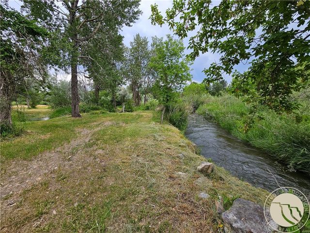 9786 US Highway 212, Joliet, MT 59041