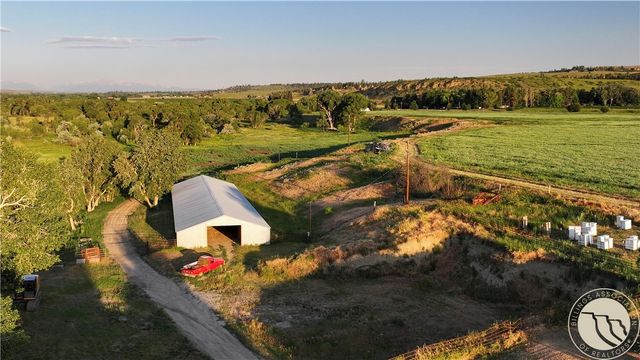 9786 US Highway 212, Joliet, MT 59041