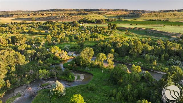 9786 US Highway 212, Joliet, MT 59041