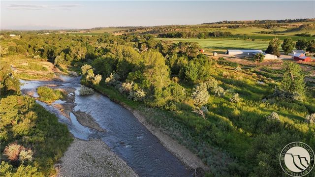 9786 US Highway 212, Joliet, MT 59041