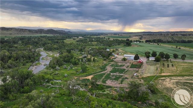 9786 US Highway 212, Joliet, MT 59041