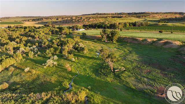 9786 US Highway 212, Joliet, MT 59041