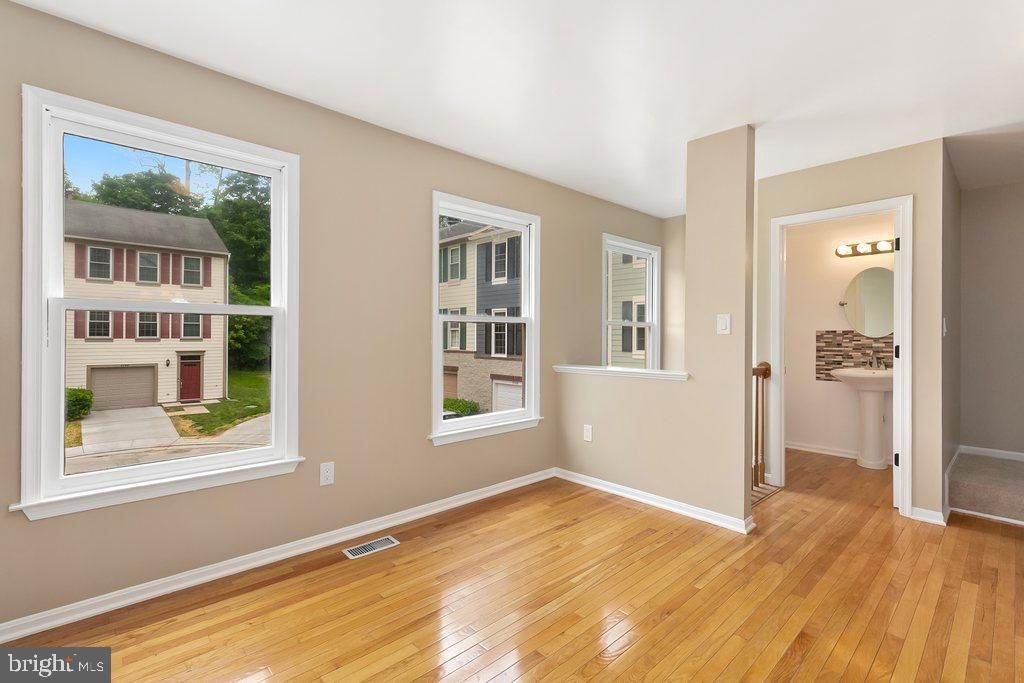 Image 9 of property listing at 3742 COLLEGE AVE #E1, Ellicott City, MD 21043
