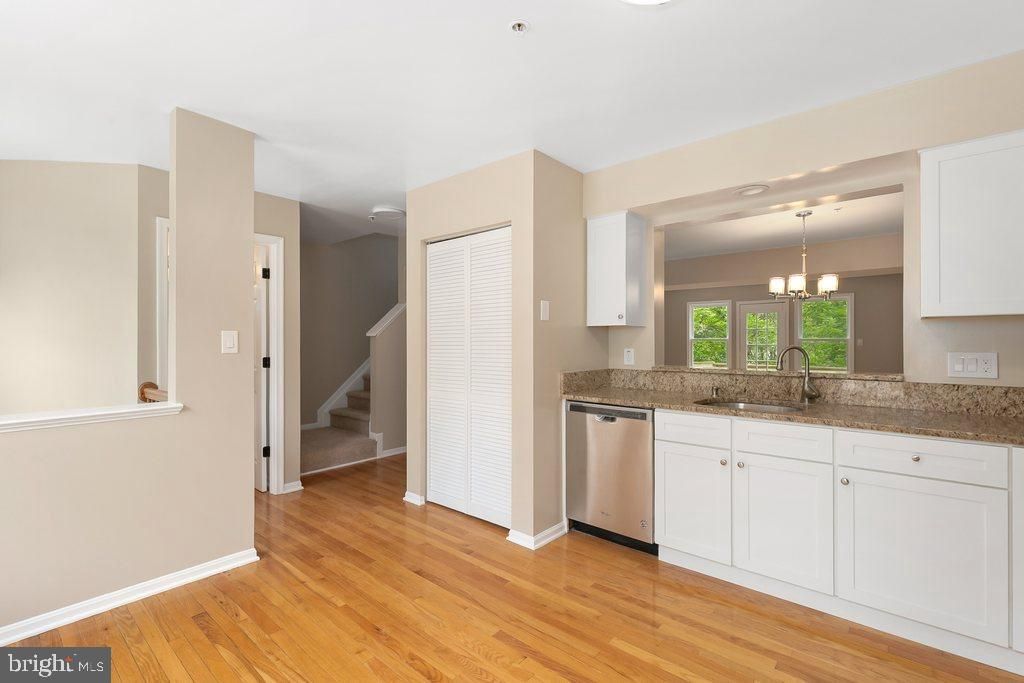 Image 10 of property listing at 3742 COLLEGE AVE #E1, Ellicott City, MD 21043