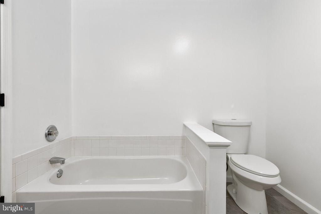 Image 15 of property listing at 3742 COLLEGE AVE #E1, Ellicott City, MD 21043