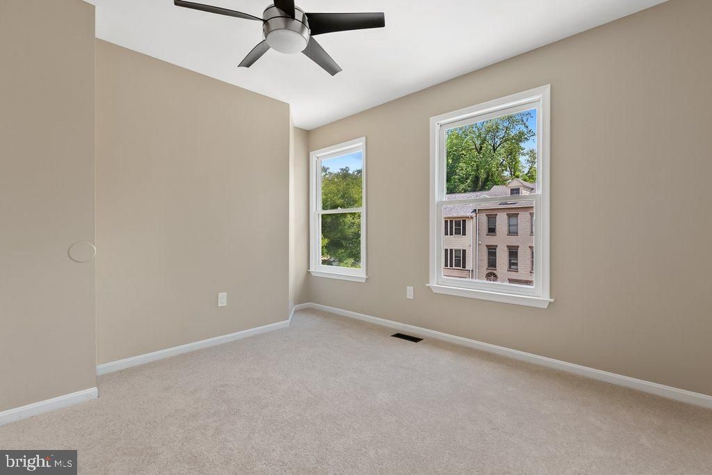 Image 17 of property listing at 3742 COLLEGE AVE #E1, Ellicott City, MD 21043