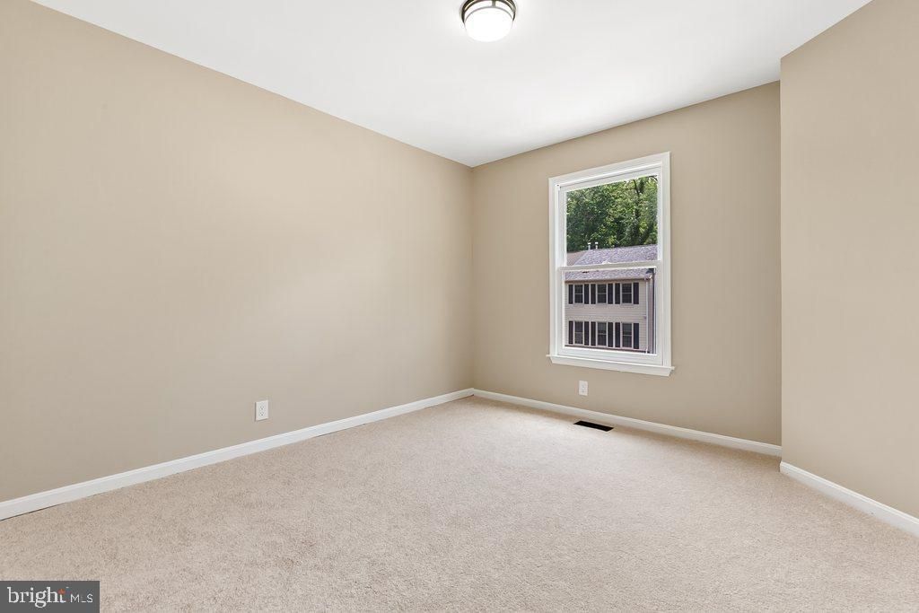 Image 19 of property listing at 3742 COLLEGE AVE #E1, Ellicott City, MD 21043