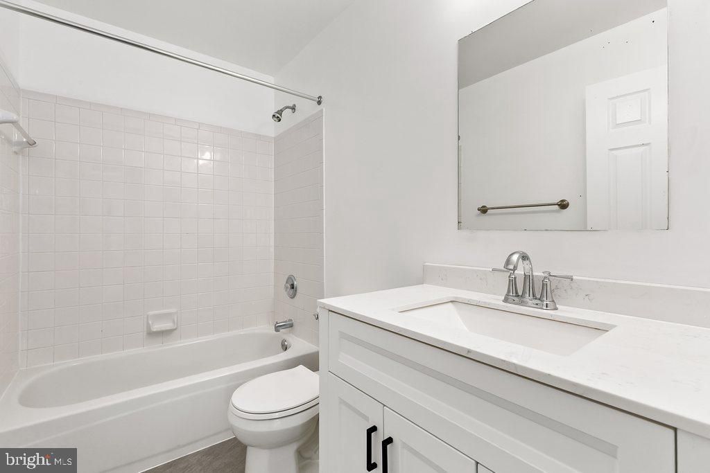 Image 20 of property listing at 3742 COLLEGE AVE #E1, Ellicott City, MD 21043