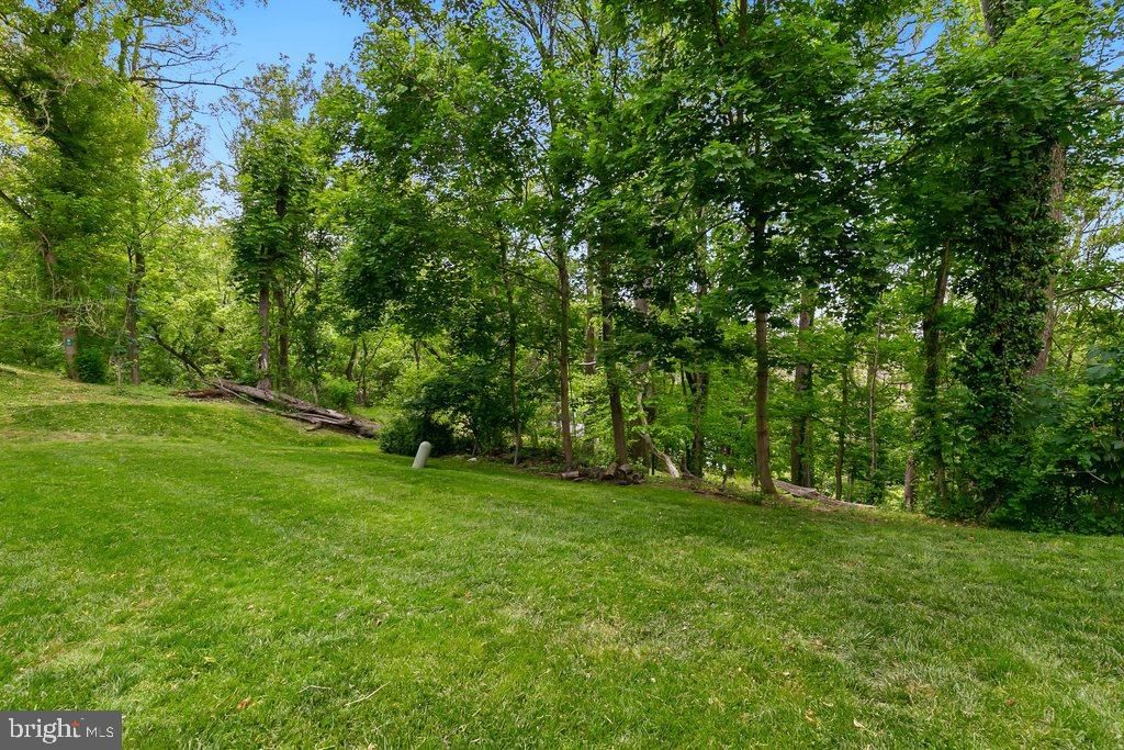 Image 23 of property listing at 3742 COLLEGE AVE #E1, Ellicott City, MD 21043