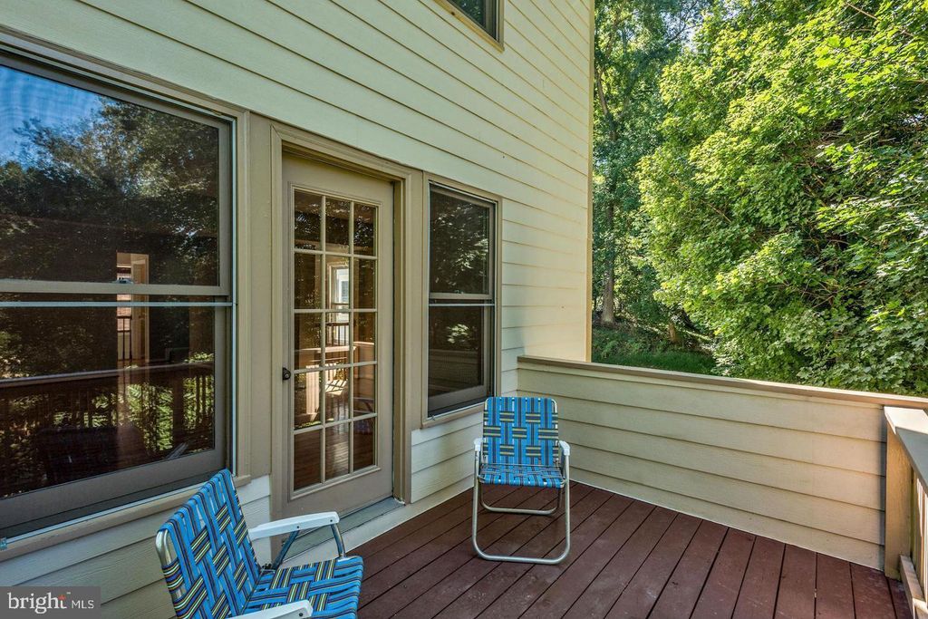 Image 5 of property listing at 3742 COLLEGE AVE #E1, Ellicott City, MD 21043