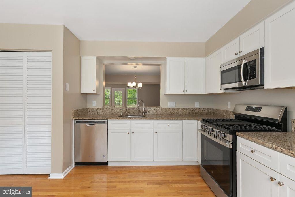 Image 7 of property listing at 3742 COLLEGE AVE #E1, Ellicott City, MD 21043