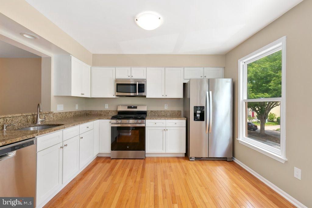 Image 8 of property listing at 3742 COLLEGE AVE #E1, Ellicott City, MD 21043