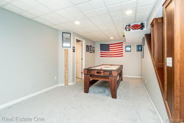 582 Bloomer Ridge Drive, Rochester, MI 48307