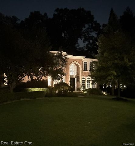 582 Bloomer Ridge Drive, Rochester, MI 48307