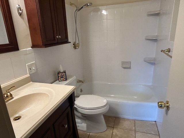 16 Arizona Ter 4, Arlington, MA 02474