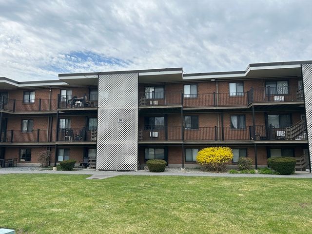 16 Arizona Ter 4, Arlington, MA 02474