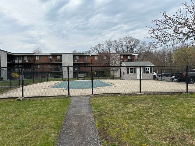 16 Arizona Ter 4, Arlington, MA 02474