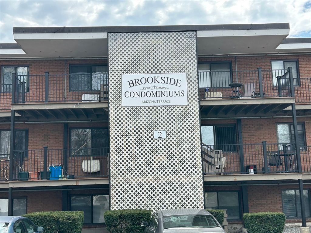 16 Arizona Ter 4, Arlington, MA 02474