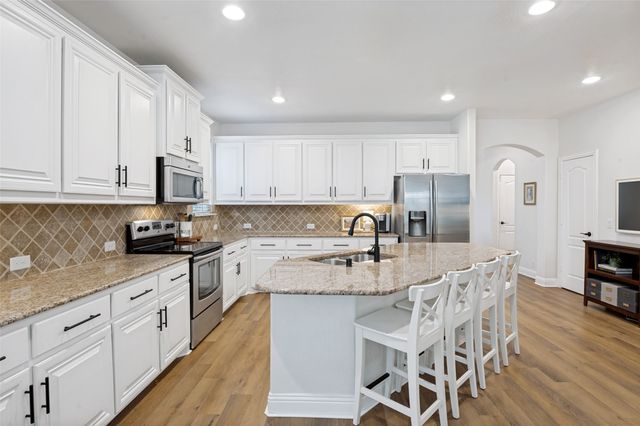 107 Meadow View Drive, Mckinney, TX 75071