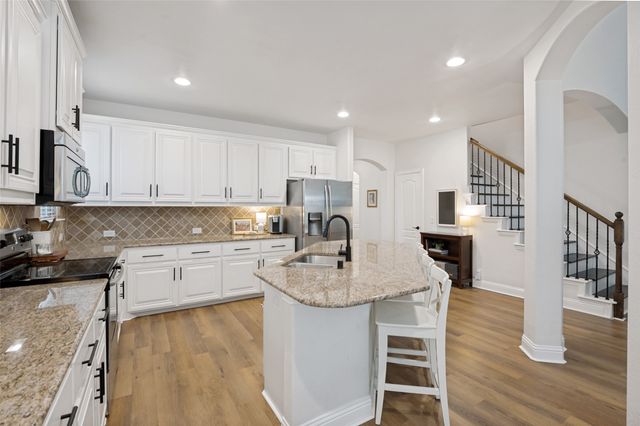 107 Meadow View Drive, Mckinney, TX 75071