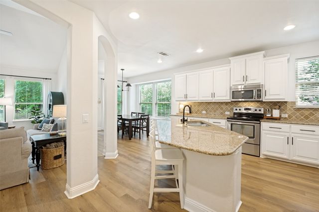 107 Meadow View Drive, Mckinney, TX 75071